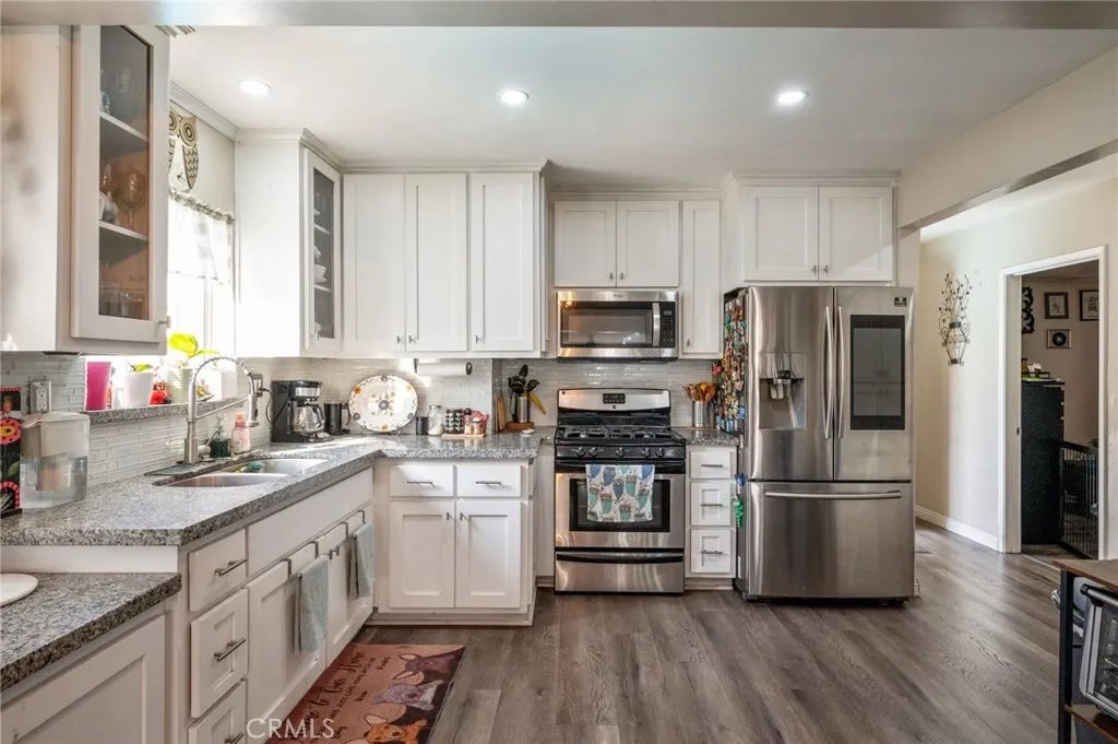 749 W 147th Street, Gardena, California 90247 home-pic-9